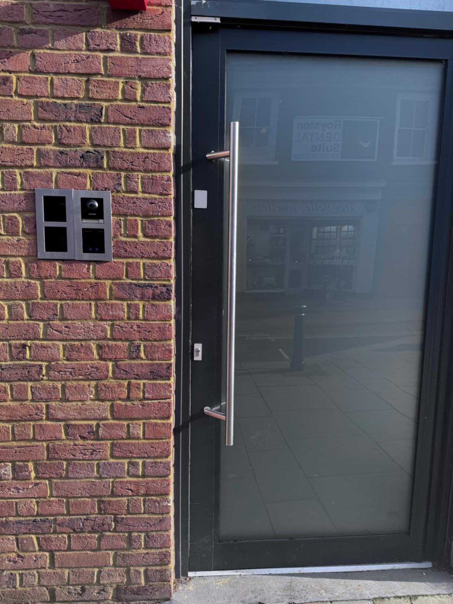 New 2 Bed Apartment In Royston High St Exterior photo